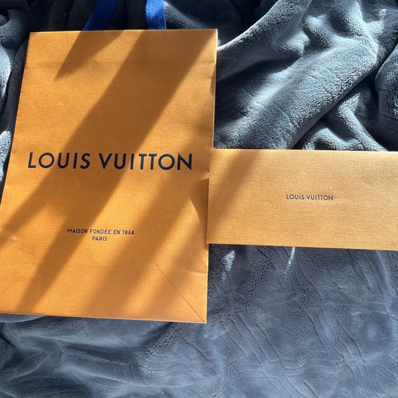 Louis Vuitton gift bag & envelope - Picture 4 of 4